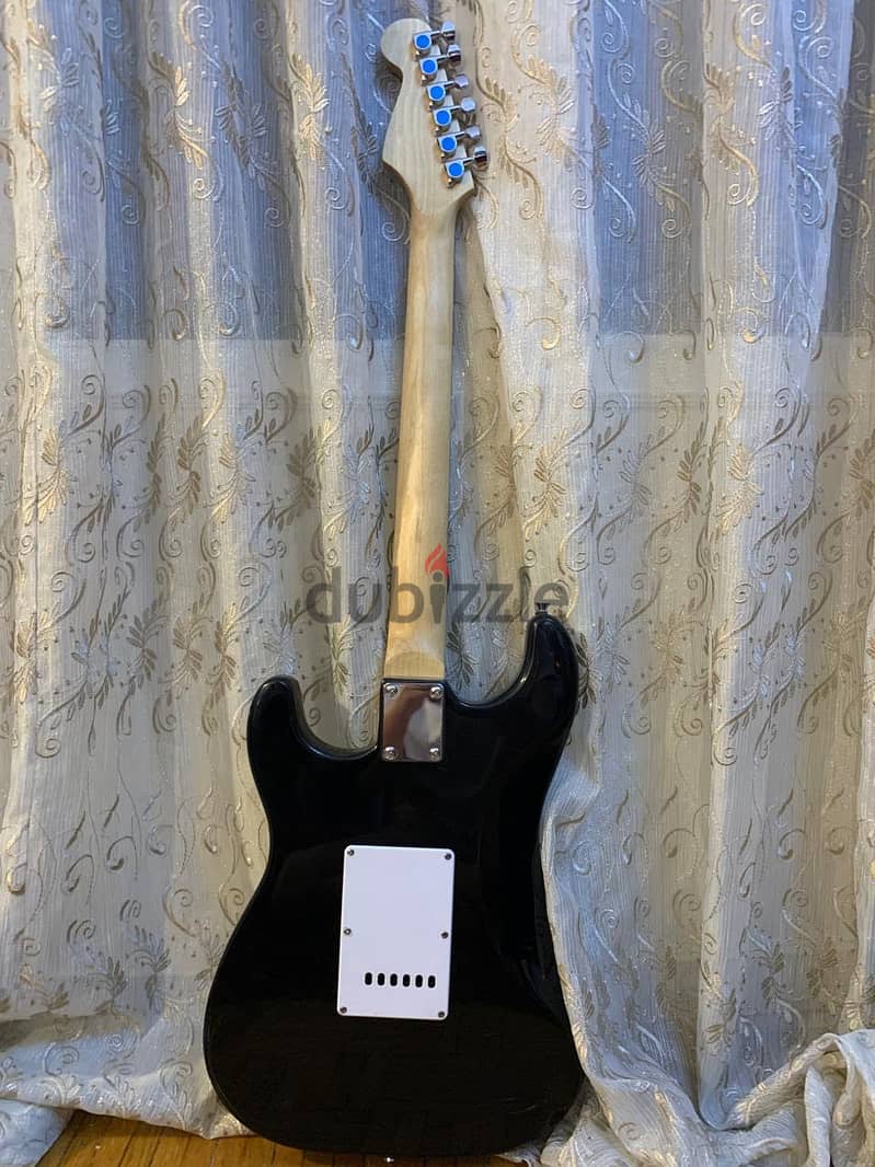 Electric guitar and amplifier 2