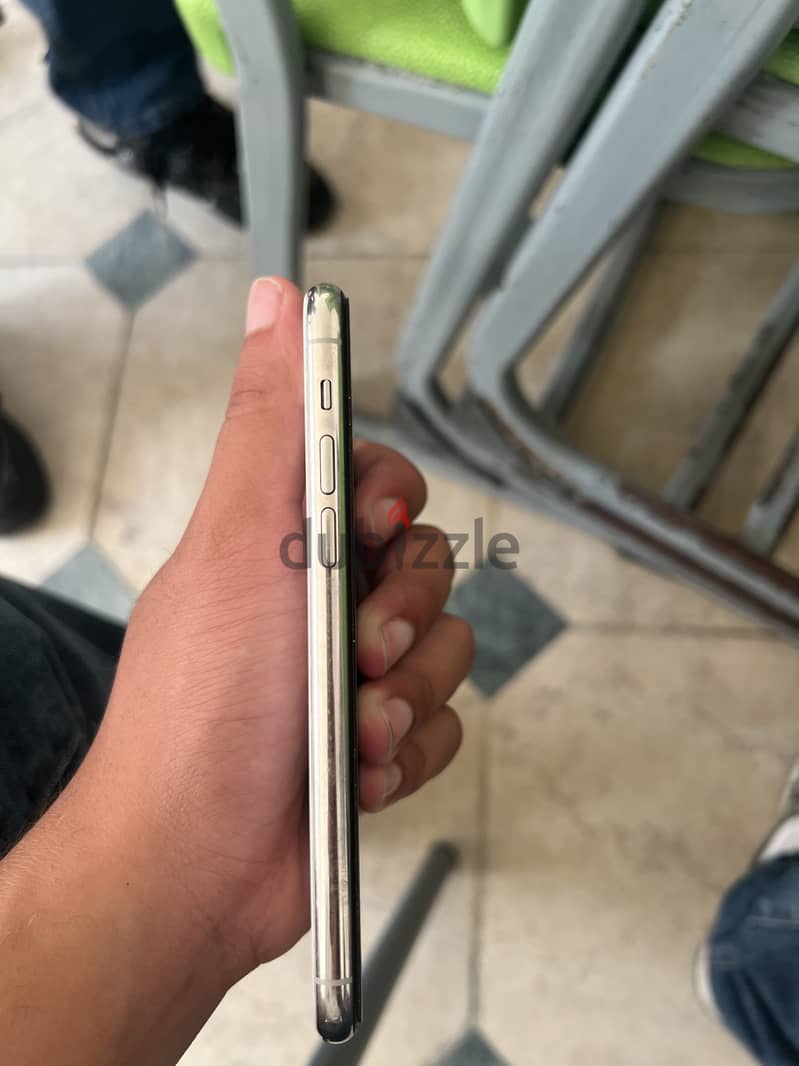 Apple - iPhone 11 Pro 3