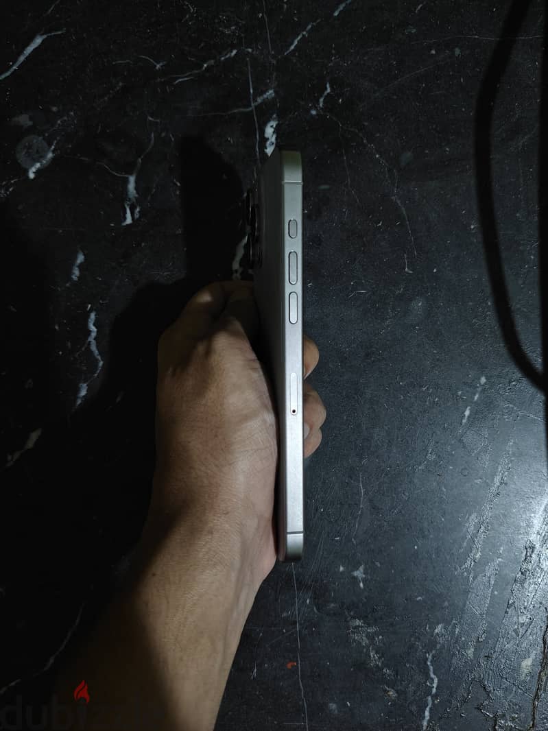 Apple iPhone 15 Pro Max 2