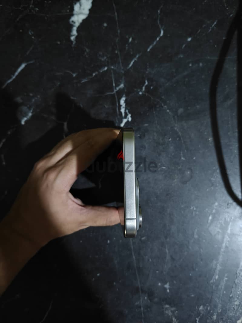 Apple iPhone 15 Pro Max 4