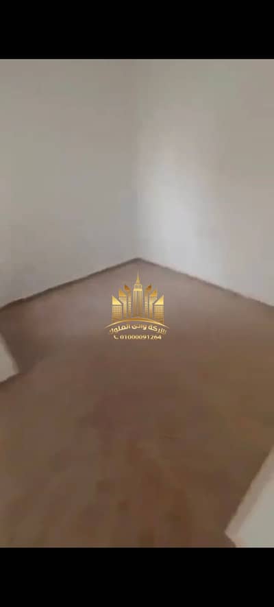  شقة للبيع – مدينة عباد الرحمن | خلف نادي الصيد القطامية  موقع مميز جدًا على الطريق الدائري المعادي  بجوار برج سما القاهرة  بجوار كمباوند البارون سيتي  إطلالة مباشرة على الفرسان  المساحة: 123 متر  الدور الثامن  2 أسانسير  كاملة المرافق  تشطيب عا