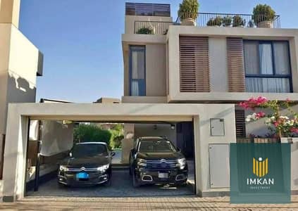 فيلا تاون هاوس للبيع بخصم 25% بالتقسيط على 10 سنين على لاند سكيب متشطبه بالكامل في كمبوند سوديك ايست Sodic East في هليوبوليس بجوار الشروق و المستقبل