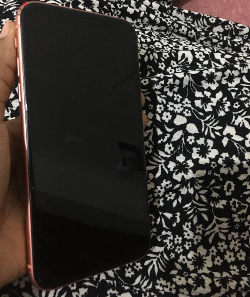 آبل - آيفون XR 3