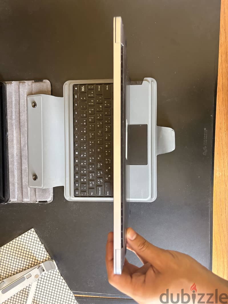 Apple MacBook Pro M2 5