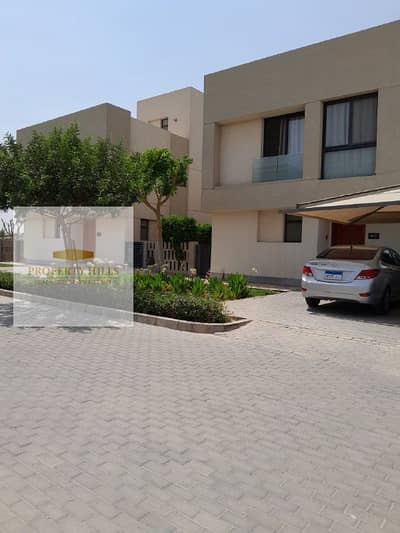 فيلا للبيع في كمبوند البروج في الشروق باقل سعر دقايق للجامعة البريطانية ومطار القاهره