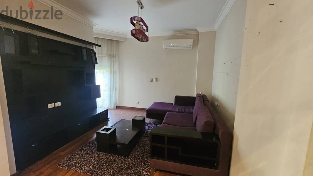 Used full living room 5