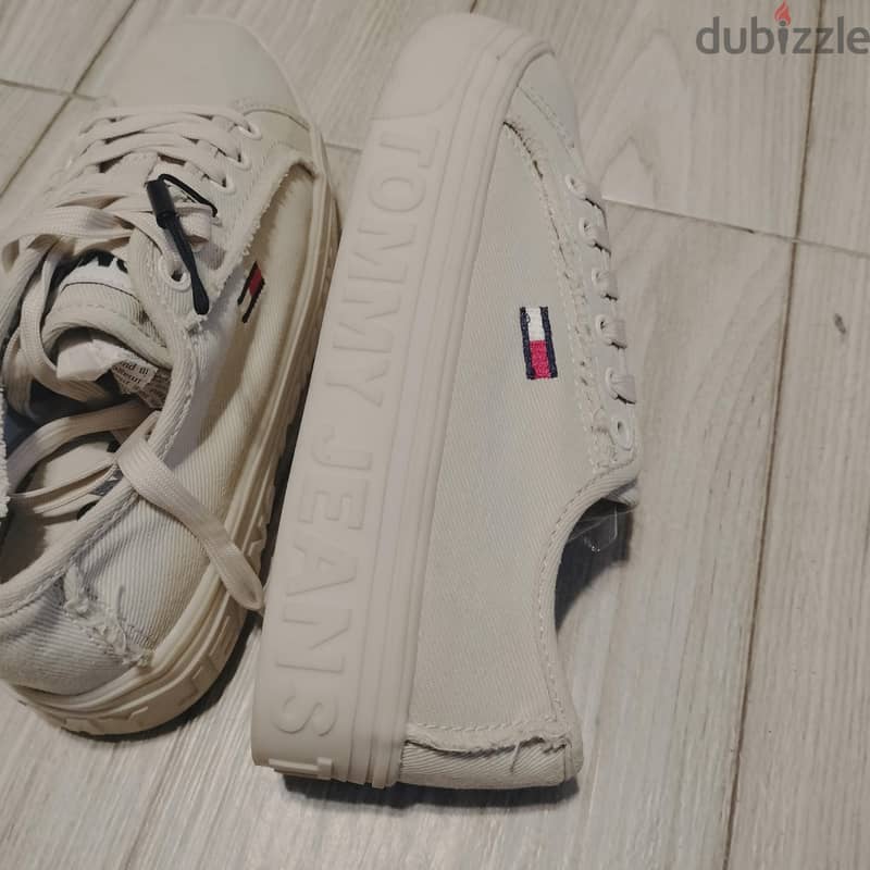 Tommy Hilfiger 36 and 37 8