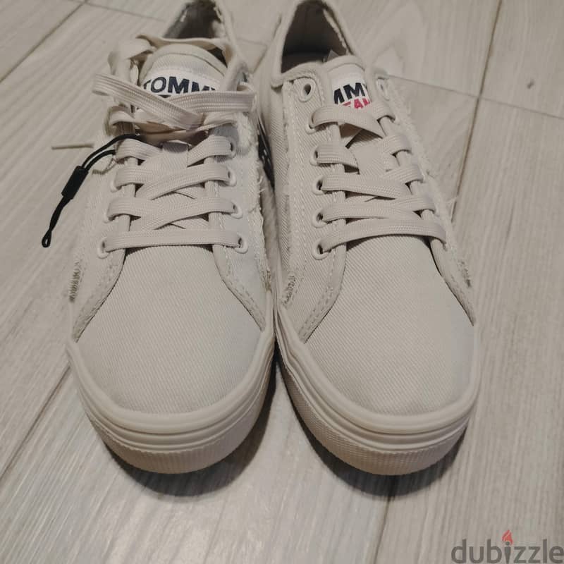 Tommy Hilfiger 36 and 37 11