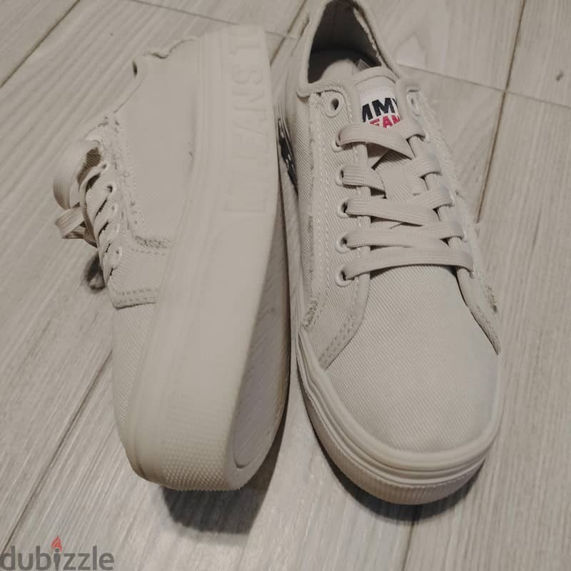 Tommy Hilfiger 36 and 37 12