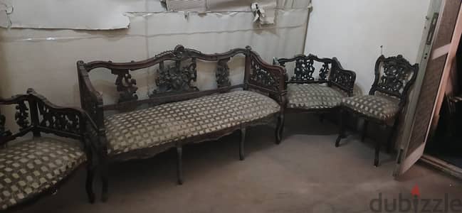طقم صالون أنتيك كلاسيكي خشب محفور زخرفي عمره 50 سنة