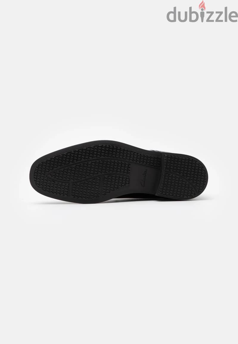 Clarks Classic Lace-ups Shoes 3