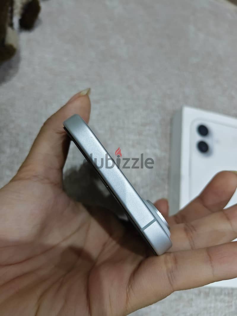 Apple - iPhone 17 4