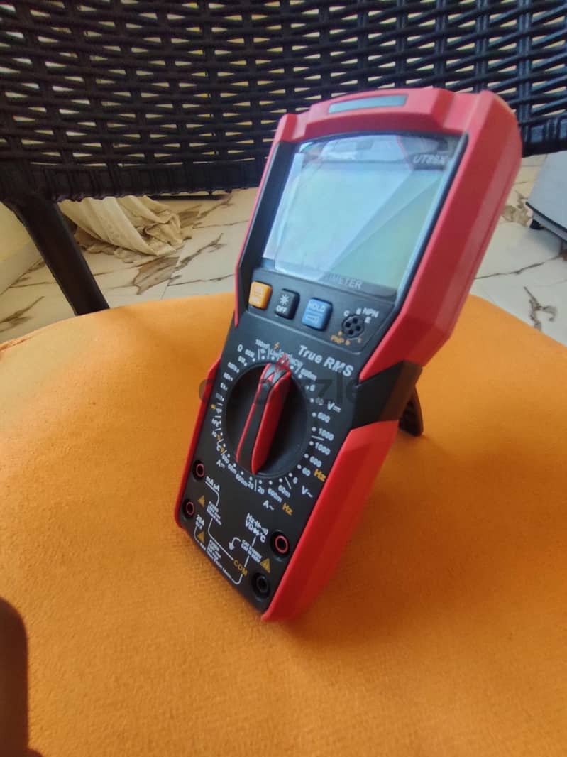 multimeter UNI-T 1