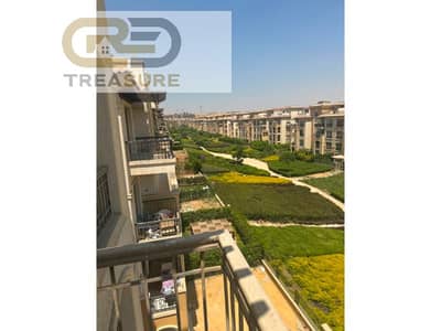 Penthouse corner for sale in Stone Residence - new cairo