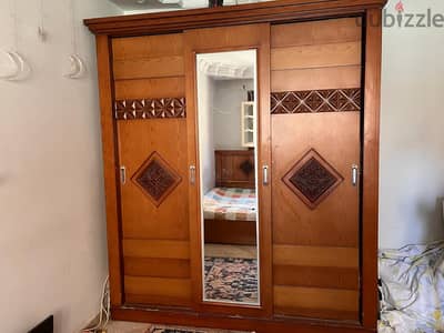 غرفه نوم مكونه من دولاب  ٢ متر و٢ سرير ١٢٠ متر