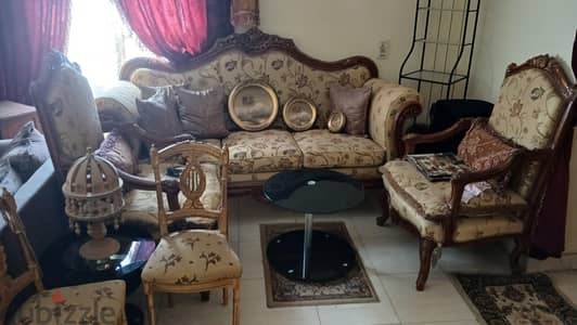 عرض خاص صالون كلاسيكي فاخر - خشب زان بحالة ممتازة (4 قطع) + ترابيزة