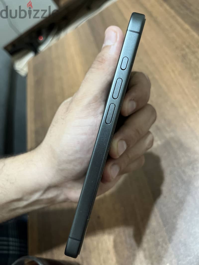 Apple - iPhone 17 2