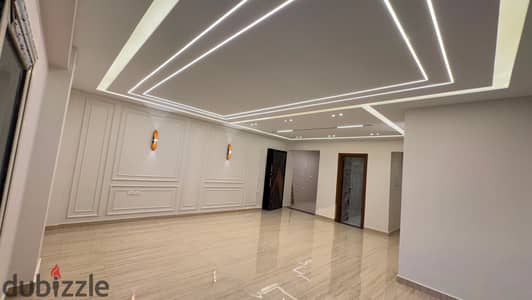 Apartment for sale, ground floor, ultra super lux, in a prime location in Al-Khamail, Sheikh Zayed, very distinctive