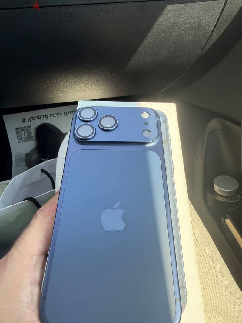 Apple - iPhone 17 Pro Max 2