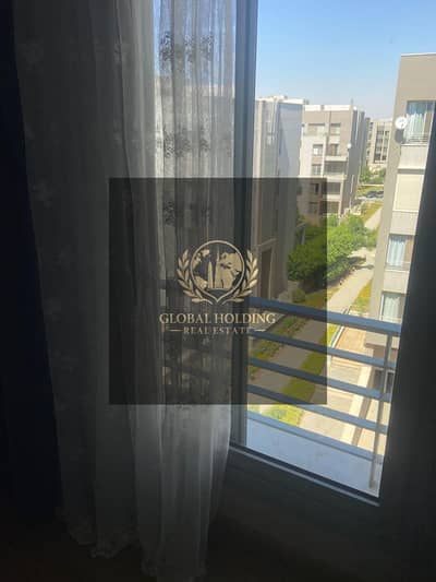 بأقل سعر شقة للبيع متشطبة بالفرش  فيو علي لاند سكيب (ريسيل ) في كمبوند "بالم هيلز Palm Hills  القطامية  التجمع الخامس - منطقة جولدن سكوير