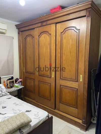 دولاب ملابس