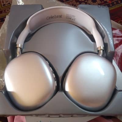 Headphones 35بحالتها جديده استعمال خفيف جدا