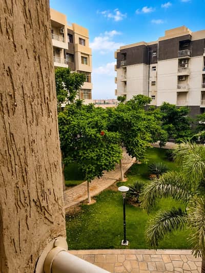 For sale in cash in Madinaty B10 - Group 101, an apartment with an area of ​​165m² with special finishes, featuring a practical layout and a distincti
