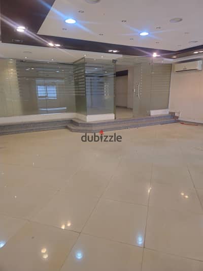 Full floor for rent licensed on Al-Horiya street 500m modern tower