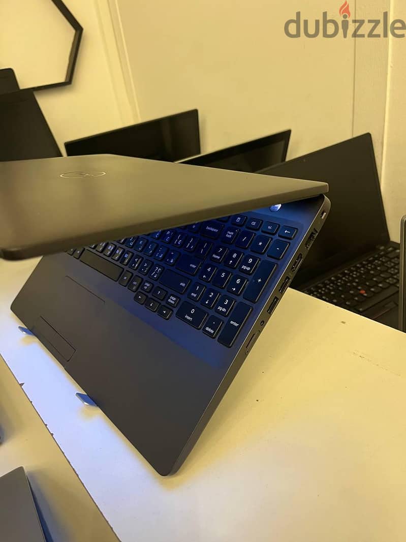 Dell latitude 5590 1