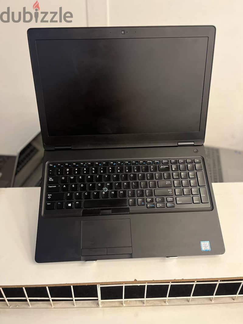 Dell latitude 5590 7