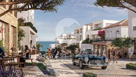 Chalet for sale in the Boulevard with the lowest down payment of only 5%, installments over 8 years, in the Emirati cities of Ras Al Hekma project, No