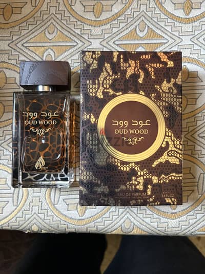 Oud wood lattafa 100ml