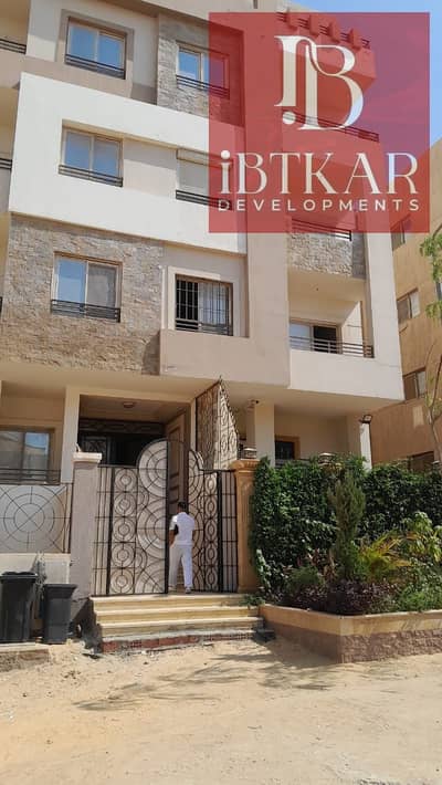 Immediate handover apartment with garden view, ready to move in. Direct from owner, steps from North 90th Street, close to all services.