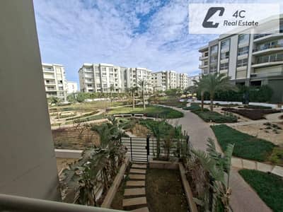 شقه بجنينه خاصه استلام فوري بلتقسيط - تشطيب كامل- موقع مميز - سعر ممتاز  - اوبن فيو for sale in hyde park new cairo-