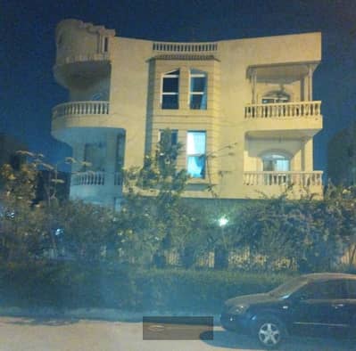 شقة للبيع فى 157م فى موقع مميز فى قلب اليشخ زايد فى الحى الثالث عشر
