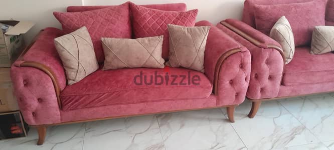 :طقم أنتريه كامل (٢ كنبة + ٢ فوتيه) بحالة ممتازة