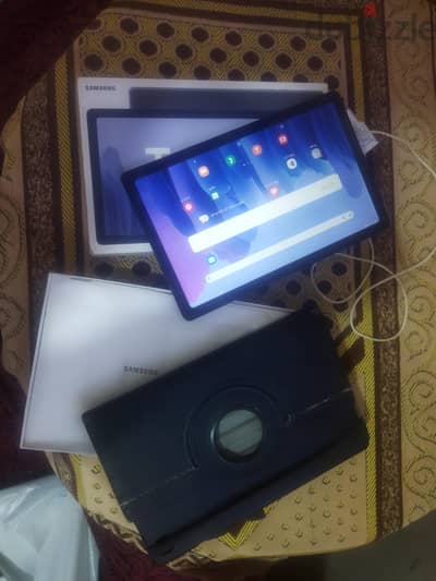 Samsung Galaxy Tab A7 32GB كالجديد بحالة ممتازة