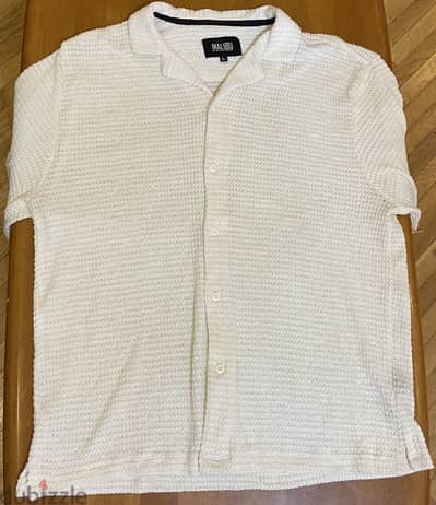 New malibu summer sleeveless knitted shirt (size large)