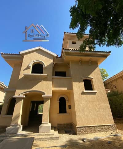 For sale in Madinaty, a model G villa with a garden view and an open view