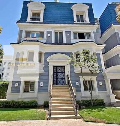 With a large discount, another villa ready for immediate delivery, fully finished and ready for residence in the Fifth Settlement next to the Office of the Attorney General.