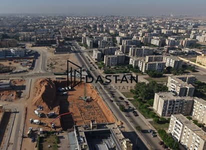 محل للبيع في الشروق في منطقة اعلي كثافة سكانية قسط علي 7 سنوات