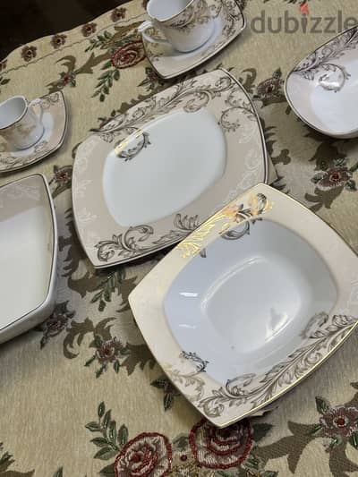 طقم صينى ١٢٢ قطعة