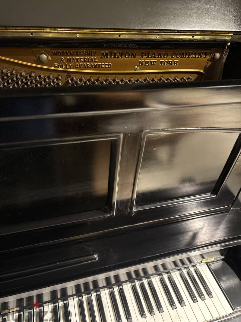 Piano milton 8