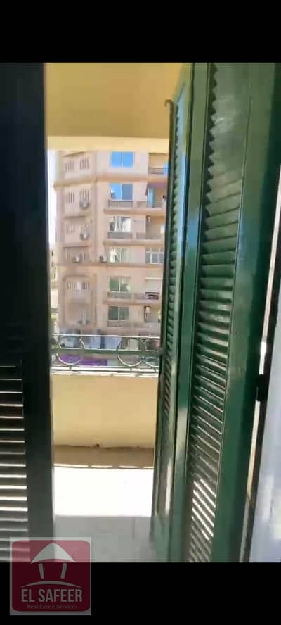 شقه للايجار السكني 140م ب فلمنج على شارع ابو قير الرئيسي