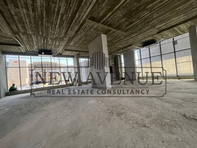 مطعم مميز على التسعين الشمالي للإيجار امام واترواي ٢ للمطاعم الكبرى