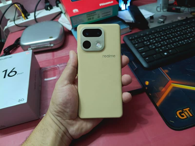 Realme 16 Pro Plus 6