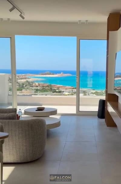 شالية للبيع صف اول panoramic view ودقيقه من البحر متشطب high end في رمله Ramla في راس الحكمه بجوار modon