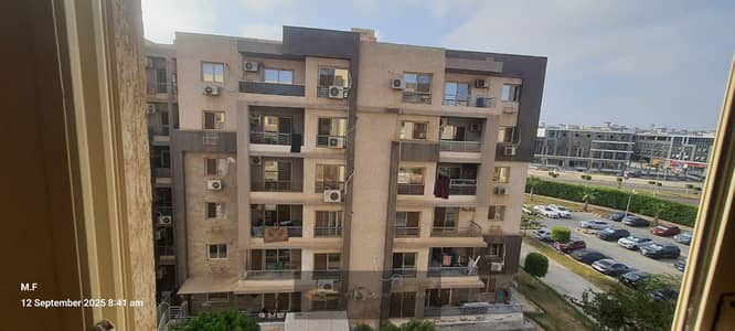 للبيع | شقة مميزة في دار مصر الحي 12 – الشيخ زايد المساحة: 140 متر الدور: الرابع – قبل الأخير 3 غرف نوم