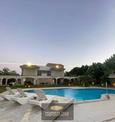 Receive immediately a panoramic villa, a 564-meter, 3-story property with a private swimming pool located next to Mall of Egypt, Movenpick and Hilton