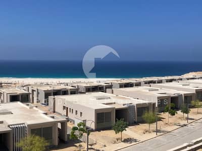 شاليه فندقي للبيع في قطامية كوست استلام 3 سنين على لاجون و تقسيط 8سنين